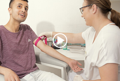 Videoclip zur Mitarbeitergewinnung Vorstellungsvideo der Hausärzt­lichen Gemeinschaftspraxis Wenden im Rahmen einer Kampagne zur Mitarbeiter­gewinnung. Das Video finden Sie auf unserer Pinnwand.