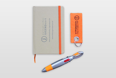 Werbemittel: Notizbuch, Stift, USB 